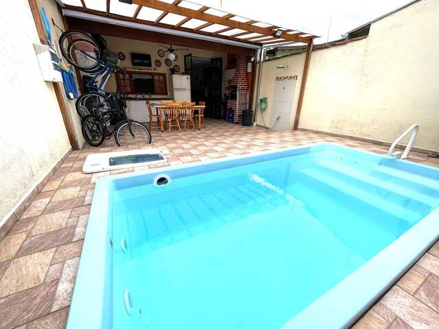 Sobrado para Venda em Caraguatatuba - 2