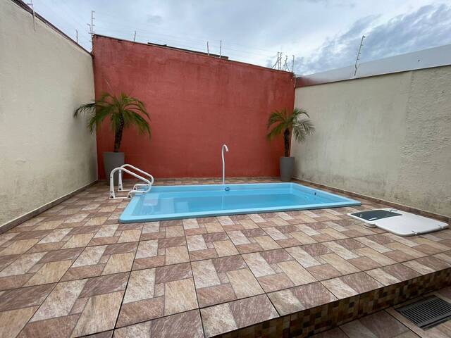 Sobrado para Venda em Caraguatatuba - 4