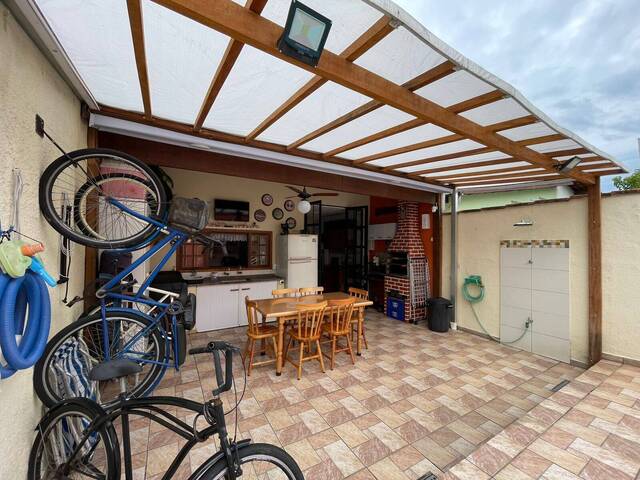 Sobrado para Venda em Caraguatatuba - 5